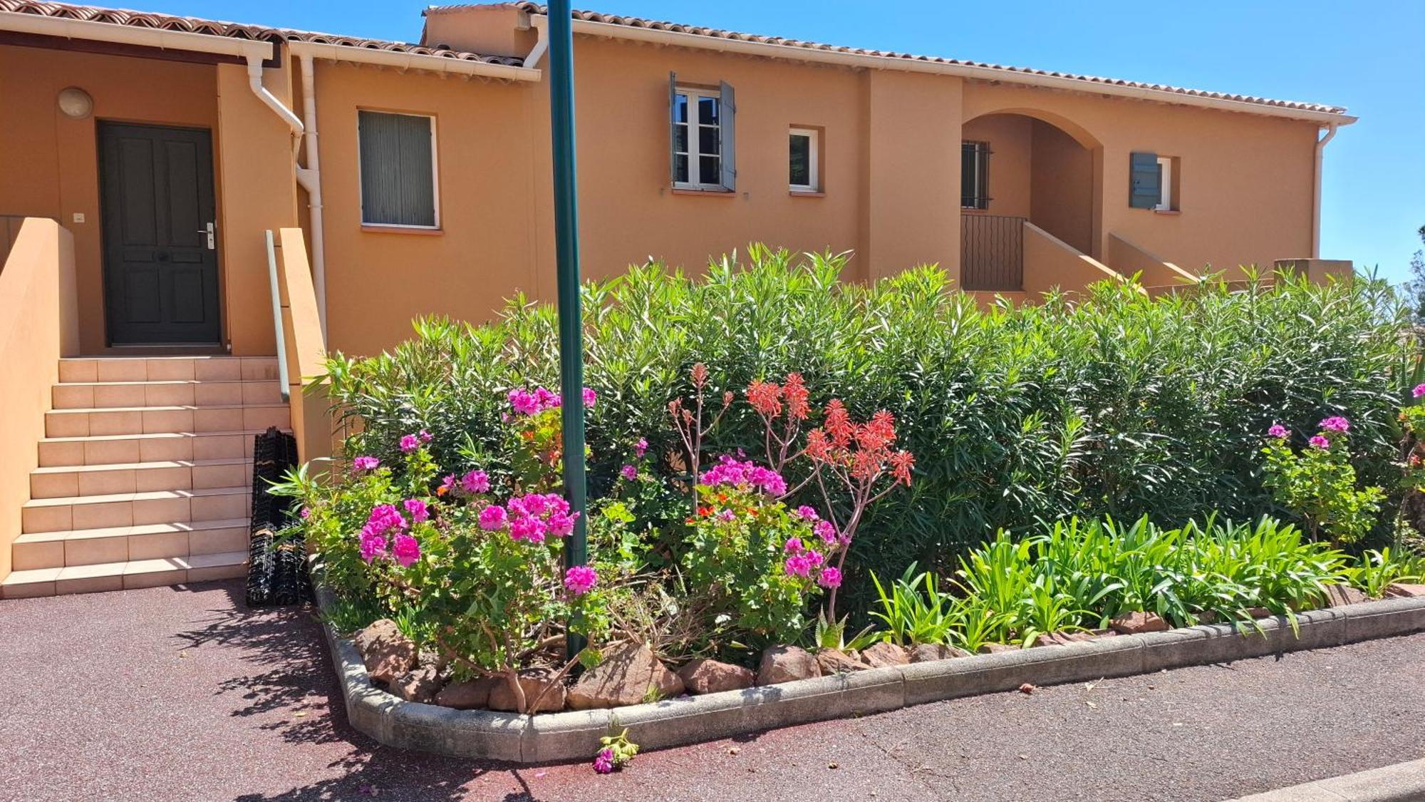 Rochemarine Panoramic Apartment Theoule-sur-Mer Exterior photo
